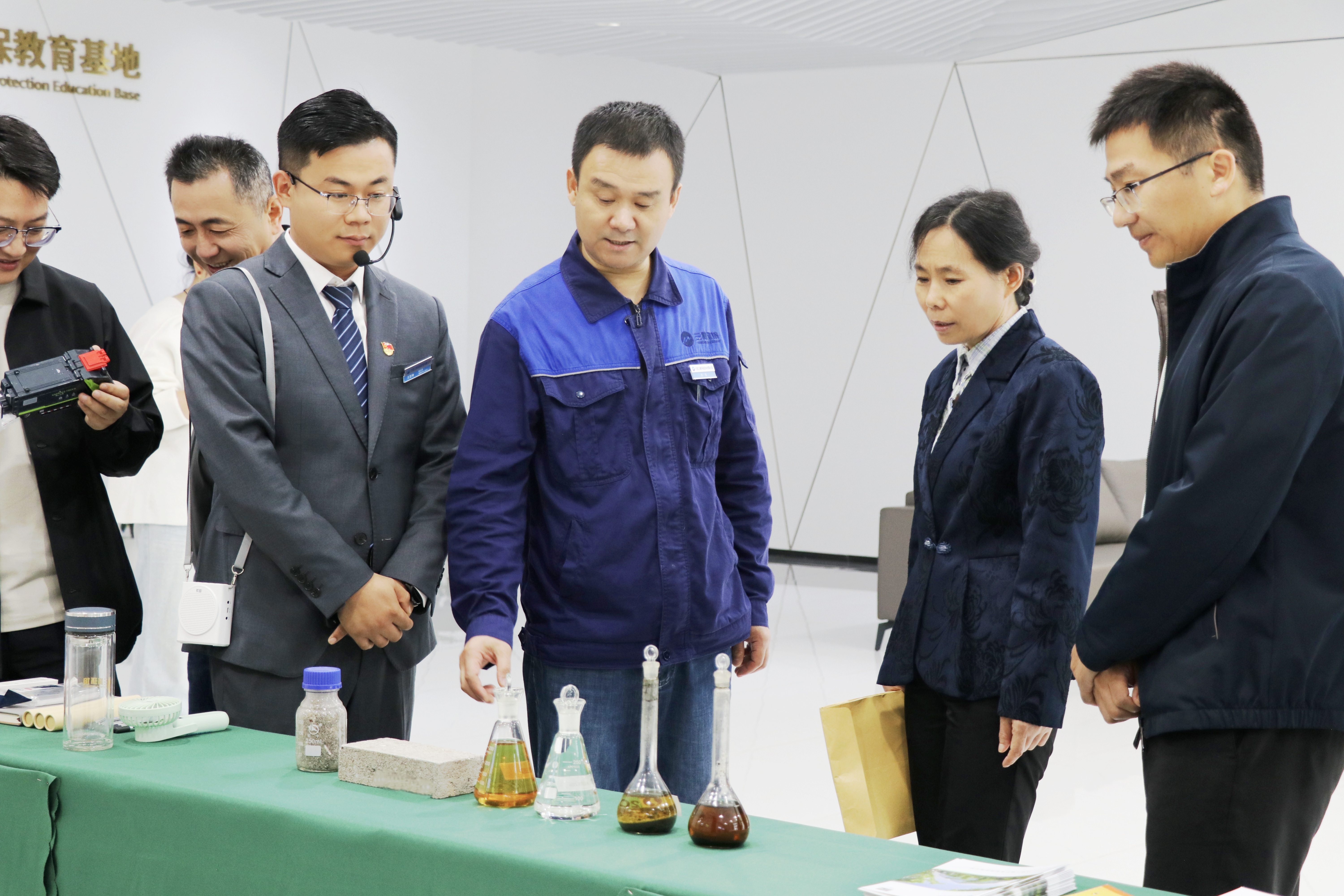 10月17日，安徽省生態環境廳調研六安三峰公司 為環保教育基地注入新動能.jpg